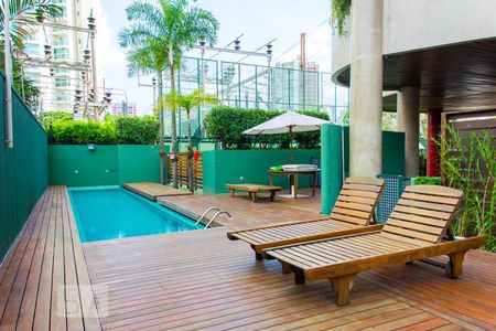 Apartamento para alugar com 414m², 5 quartos e 4 vagas Apartamento para alugar com 414m², 5 quartos e 4 vagasÁrea comum - Piscina