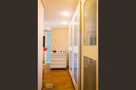 Apartamento para alugar com 414m², 5 quartos e 4 vagas Apartamento para alugar com 414m², 5 quartos e 4 vagasQuarto 1 - Armários