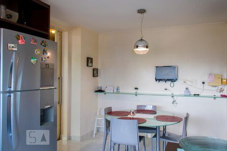 Apartamento para alugar com 414m², 5 quartos e 4 vagas Apartamento para alugar com 414m², 5 quartos e 4 vagasCozinha