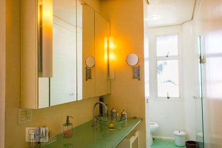 Apartamento para alugar com 414m², 5 quartos e 4 vagas Apartamento para alugar com 414m², 5 quartos e 4 vagasBanheiro do Quarto 1