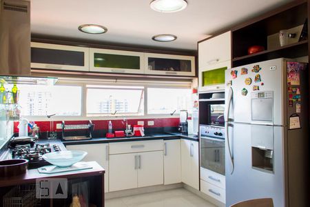 Apartamento para alugar com 414m², 5 quartos e 4 vagas Apartamento para alugar com 414m², 5 quartos e 4 vagasCozinha