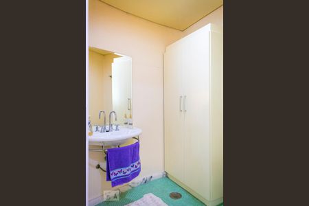 Apartamento para alugar com 414m², 5 quartos e 4 vagas Apartamento para alugar com 414m², 5 quartos e 4 vagasBanheiro do Escritório