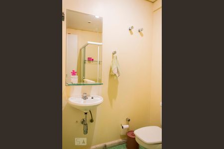 Apartamento para alugar com 414m², 5 quartos e 4 vagas Apartamento para alugar com 414m², 5 quartos e 4 vagasBanheiro do Quarto 5