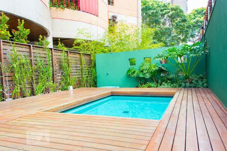 Apartamento para alugar com 414m², 5 quartos e 4 vagas Apartamento para alugar com 414m², 5 quartos e 4 vagasÁrea comum - Piscina