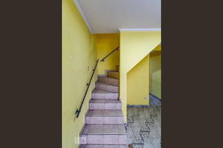 Escada de casa para alugar com 2 quartos, 92m² em Parque Continental Ii, Guarulhos