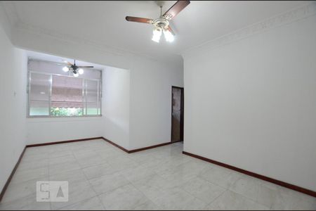 Sala de apartamento para alugar com 2 quartos, 76m² em Ramos, Rio de Janeiro