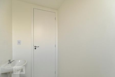 Banheiro de kitnet/studio à venda com 1 quarto, 25m² em Vila Ema, São Paulo