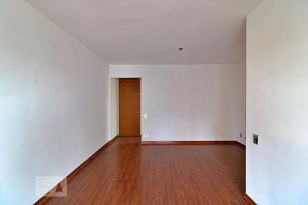 Sala de apartamento para alugar com 3 quartos, 100m² em Vila Sônia, São Paulo