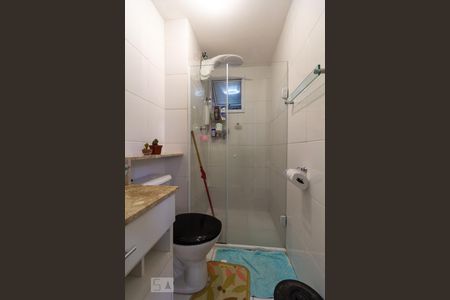 Banheiro de apartamento à venda com 2 quartos, 45m² em São Pedro, Osasco