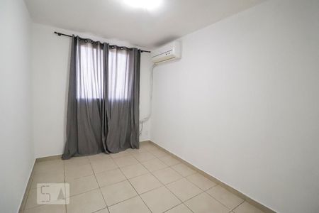 Quarto 2 de apartamento para alugar com 2 quartos, 49m² em Setor Negrão de Lima, Goiânia