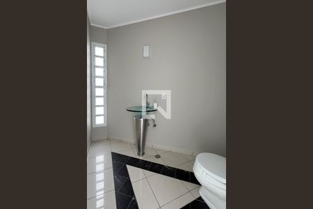 Lavabo de casa de condomínio para alugar com 3 quartos, 400m² em Alphaville, Santana de Parnaíba