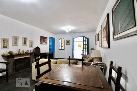 Sala de Estar de casa à venda com 4 quartos, 200m² em Vila Cordeiro, São Paulo