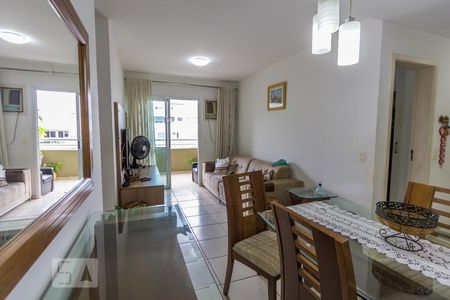 Sala de apartamento para alugar com 2 quartos, 85m² em Freguesia de Jacarepaguá, Rio de Janeiro