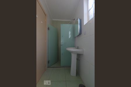 Banheiro de apartamento para alugar com 2 quartos, 80m² em Petrópolis, Porto Alegre