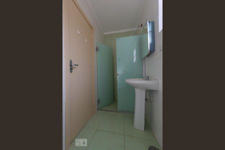 Banheiro de apartamento para alugar com 2 quartos, 80m² em Petrópolis, Porto Alegre