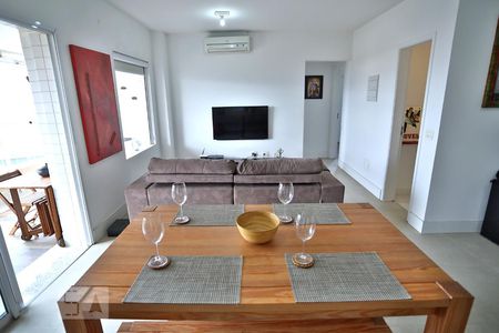 Sala de apartamento para alugar com 2 quartos, 94m² em Ponta da Praia, Santos