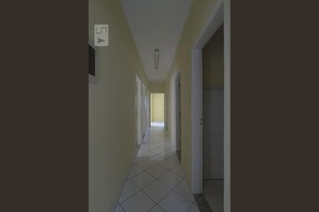 Corredor de casa para alugar com 3 quartos, 230m² em Vila Sônia, São Paulo