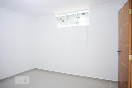 Quarto 1 de casa para alugar com 2 quartos, 75m² em Vila Salete, São Paulo