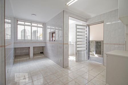 Casa para alugar com 342m², 3 quartos e 2 vagas Casa para alugar com 342m², 3 quartos e 2 vagasCozinha