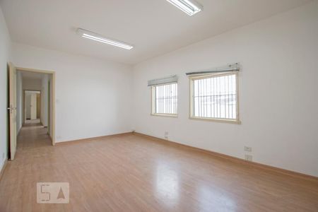 Casa para alugar com 342m², 3 quartos e 2 vagas Casa para alugar com 342m², 3 quartos e 2 vagasQuarto 2