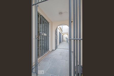 Casa para alugar com 342m², 3 quartos e 2 vagas Casa para alugar com 342m², 3 quartos e 2 vagasCorredor Lateral