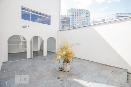 Casa para alugar com 342m², 3 quartos e 2 vagas Casa para alugar com 342m², 3 quartos e 2 vagasPátio Interno com Anexo de 3 Salões