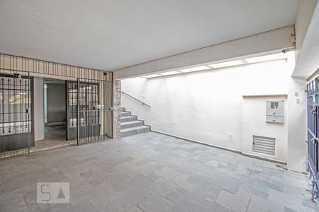 Casa para alugar com 342m², 3 quartos e 2 vagas Casa para alugar com 342m², 3 quartos e 2 vagasGaragem e acesso ao Corredor Latera