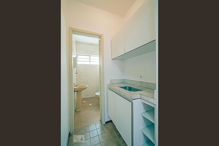 Casa para alugar com 342m², 3 quartos e 2 vagas Casa para alugar com 342m², 3 quartos e 2 vagasCozinha e Banheiro do Salão 2