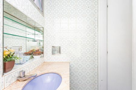 Lavabo de casa para alugar com 4 quartos, 300m² em Jardim da Saúde, São Paulo