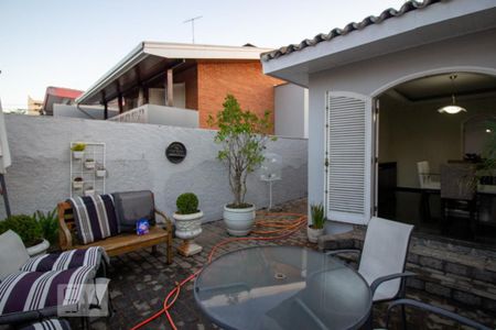 Casa para alugar com 367m², 3 quartos e 5 vagas Casa para alugar com 367m², 3 quartos e 5 vagasQuintal