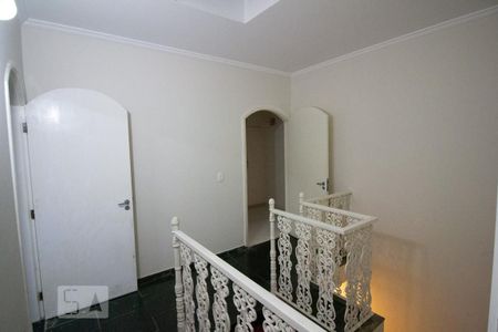 Casa para alugar com 367m², 3 quartos e 5 vagas Casa para alugar com 367m², 3 quartos e 5 vagasCorredor de Acesso