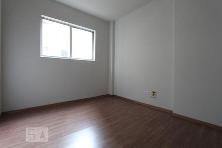 Quarto de apartamento para alugar com 1 quarto, 33m² em Rebouças, Curitiba