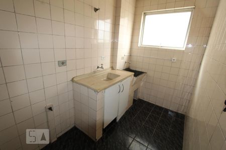 Cozinha de apartamento para alugar com 1 quarto, 33m² em Rebouças, Curitiba