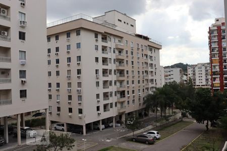 Vista da suíte de apartamento à venda com 2 quartos, 57m² em Pechincha, Rio de Janeiro