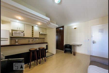 Sala de apartamento para alugar com 1 quarto, 81m² em Cambuí, Campinas