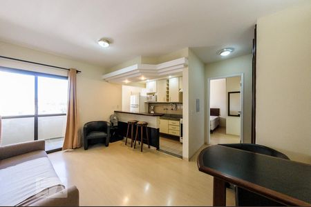 Sala de apartamento para alugar com 1 quarto, 50m² em Cambuí, Campinas