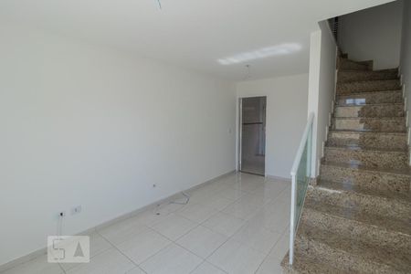 Sala de casa de condomínio para alugar com 2 quartos, 105m² em Vila Dom Pedro Ii, São Paulo