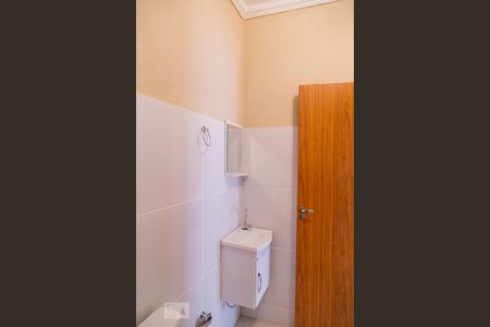 Banheiro Social de kitnet/studio para alugar com 1 quarto, 30m² em Santa Efigênia, Belo Horizonte