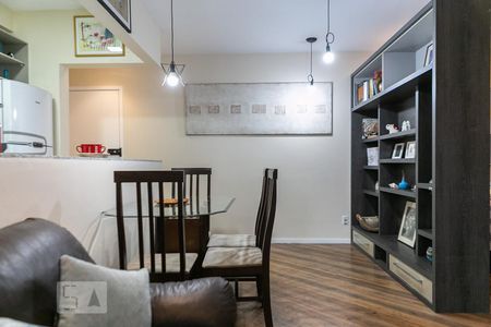 Sala de apartamento para alugar com 1 quarto, 58m² em Vila Matias, Santos