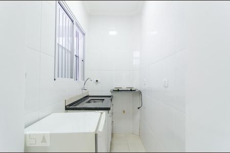 Cozinha de kitnet/studio para alugar com 1 quarto, 18m² em Saúde, São Paulo