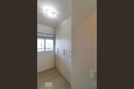 Quarto de apartamento para alugar com 2 quartos, 68m² em Jardim Flor da Montanha, Guarulhos