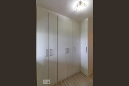 Quarto de apartamento para alugar com 2 quartos, 68m² em Jardim Flor da Montanha, Guarulhos