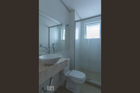 Banheiro Social de kitnet/studio para alugar com 1 quarto, 34m² em Independência, Porto Alegre