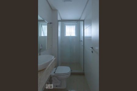 Banheiro Social de kitnet/studio para alugar com 1 quarto, 34m² em Independência, Porto Alegre