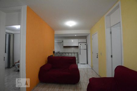 Sala de apartamento à venda com 3 quartos, 51m² em Parada de Lucas, Rio de Janeiro