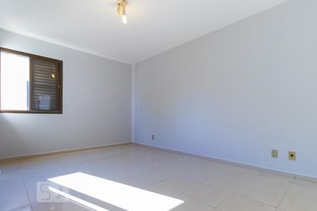 Quarto da suíte de apartamento para alugar com 1 quarto, 68m² em Centro, Campinas