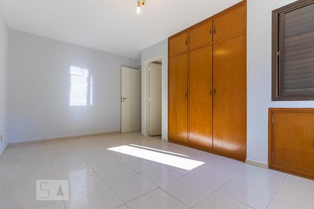 Quarto da suíte de apartamento para alugar com 1 quarto, 68m² em Centro, Campinas