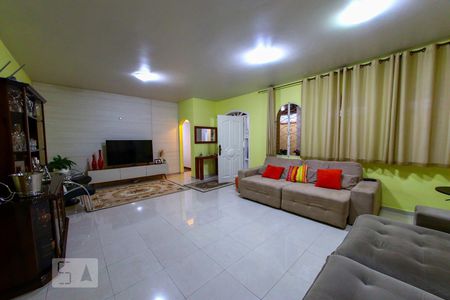 Casa para alugar com 300m², 5 quartos e 6 vagasSala