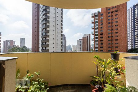 Apartamento à venda com 140m², 3 quartos e 3 vagas Apartamento à venda com 140m², 3 quartos e 3 vagasVaranda da Sala