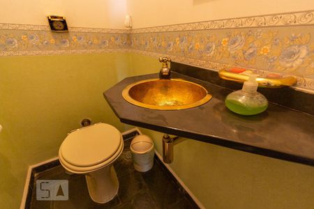 Apartamento à venda com 140m², 3 quartos e 3 vagas Apartamento à venda com 140m², 3 quartos e 3 vagasLavabo